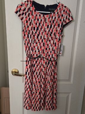 Jessica Howard Coral, Navy & Cream Geometric Belted Dress